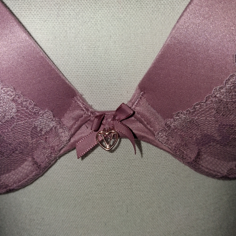 Victoria's Secret Body By Victoria Push-Up Lace Bra in Mauve. 32B - Picture 2 of 9